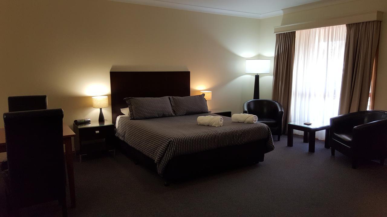 Gateway Motor Inn - Self Check-In Брокен-Гілл Екстер'єр фото