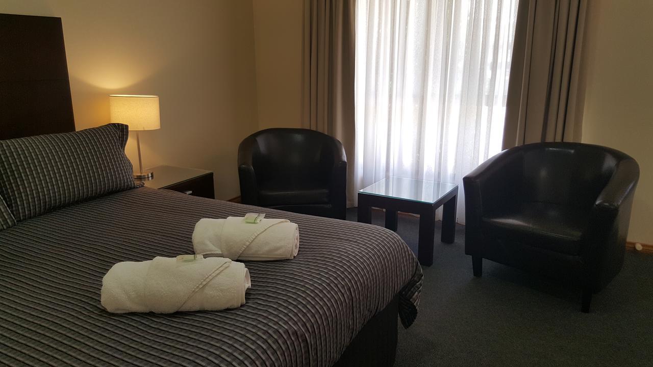 Gateway Motor Inn - Self Check-In Брокен-Гілл Екстер'єр фото
