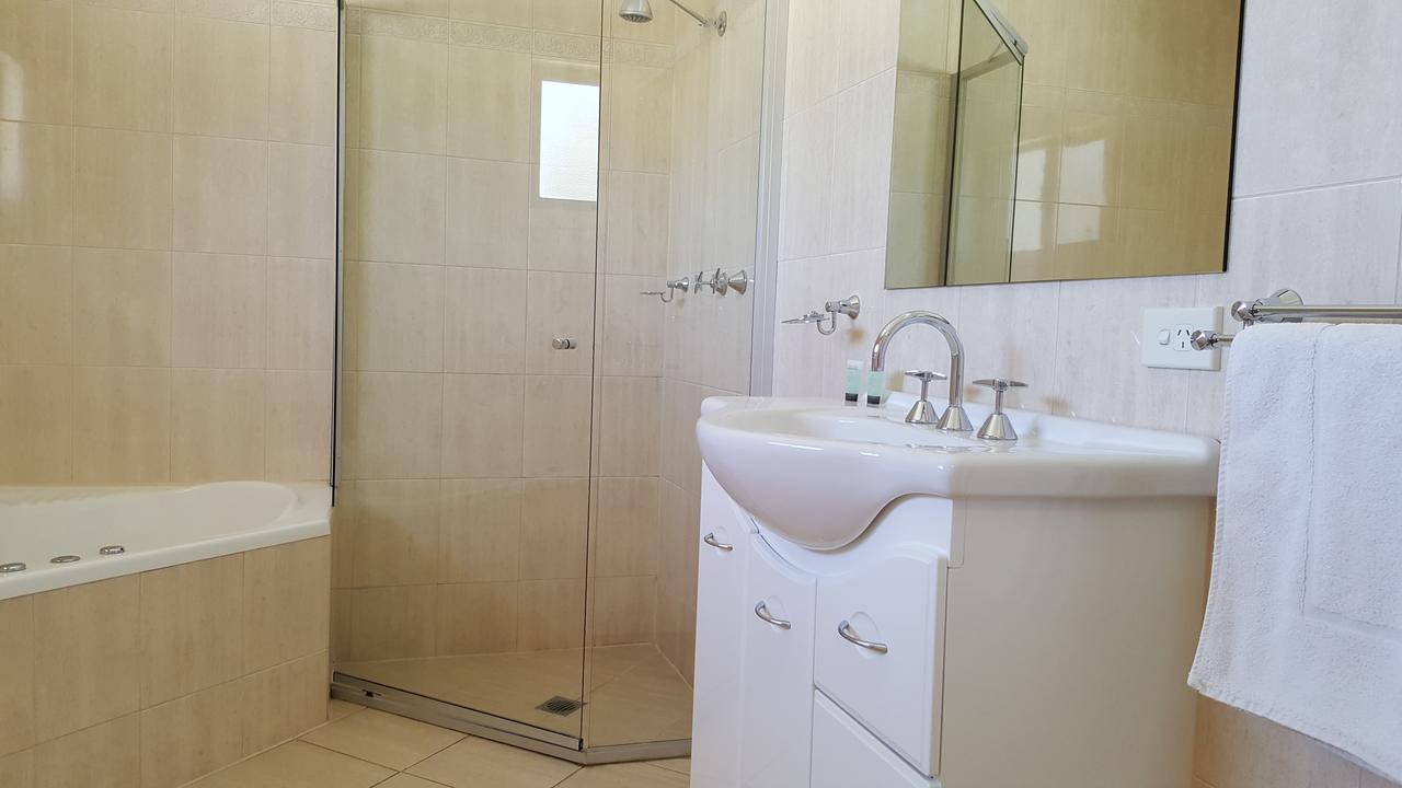 Gateway Motor Inn - Self Check-In Брокен-Гілл Екстер'єр фото